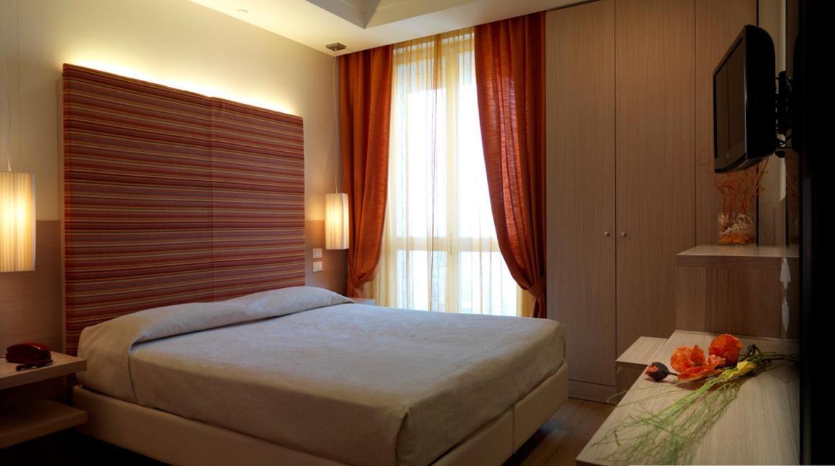 Alexandra Plaza Hotel Riccione Kültér fotó