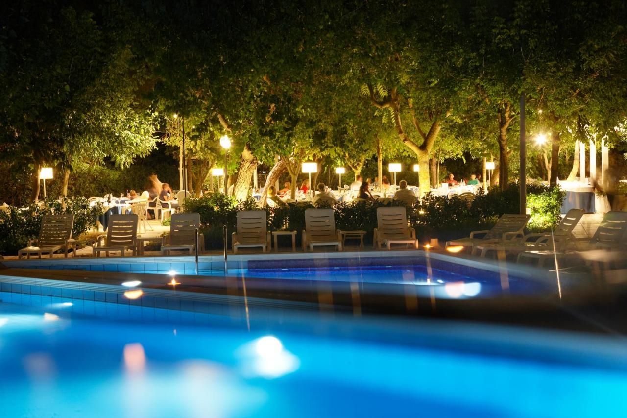 Alexandra Plaza Hotel Riccione Kültér fotó
