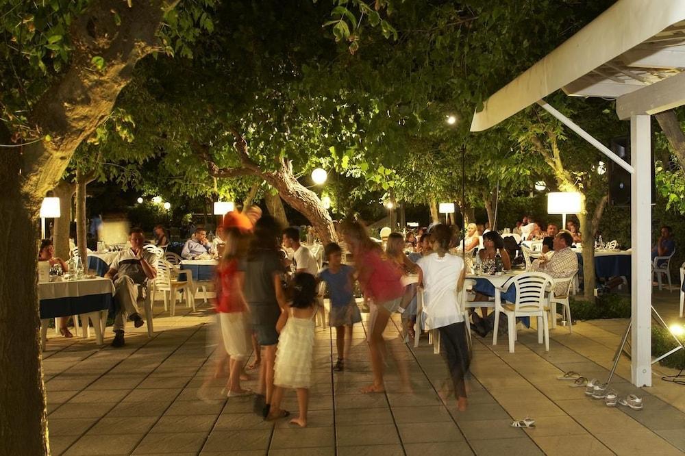Alexandra Plaza Hotel Riccione Kültér fotó