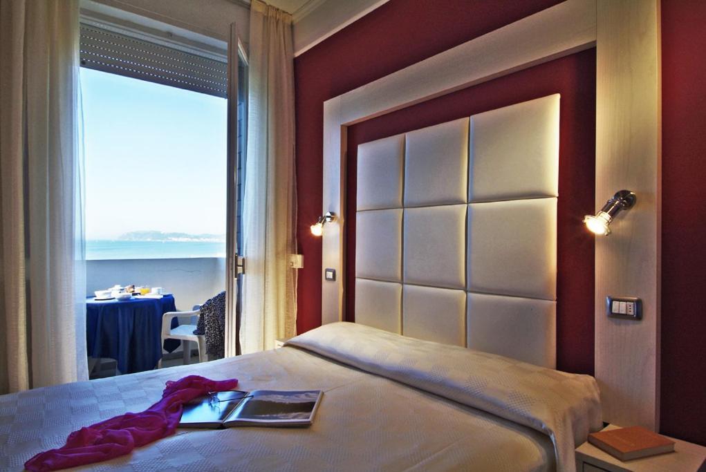 Alexandra Plaza Hotel Riccione Kültér fotó