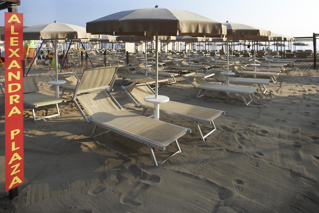 Alexandra Plaza Hotel Riccione Kültér fotó
